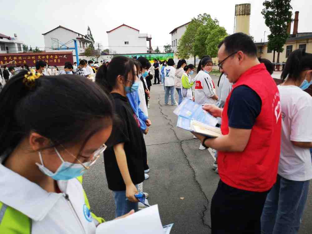 龍頭鎮開展普法宣傳進校園文明實踐活動