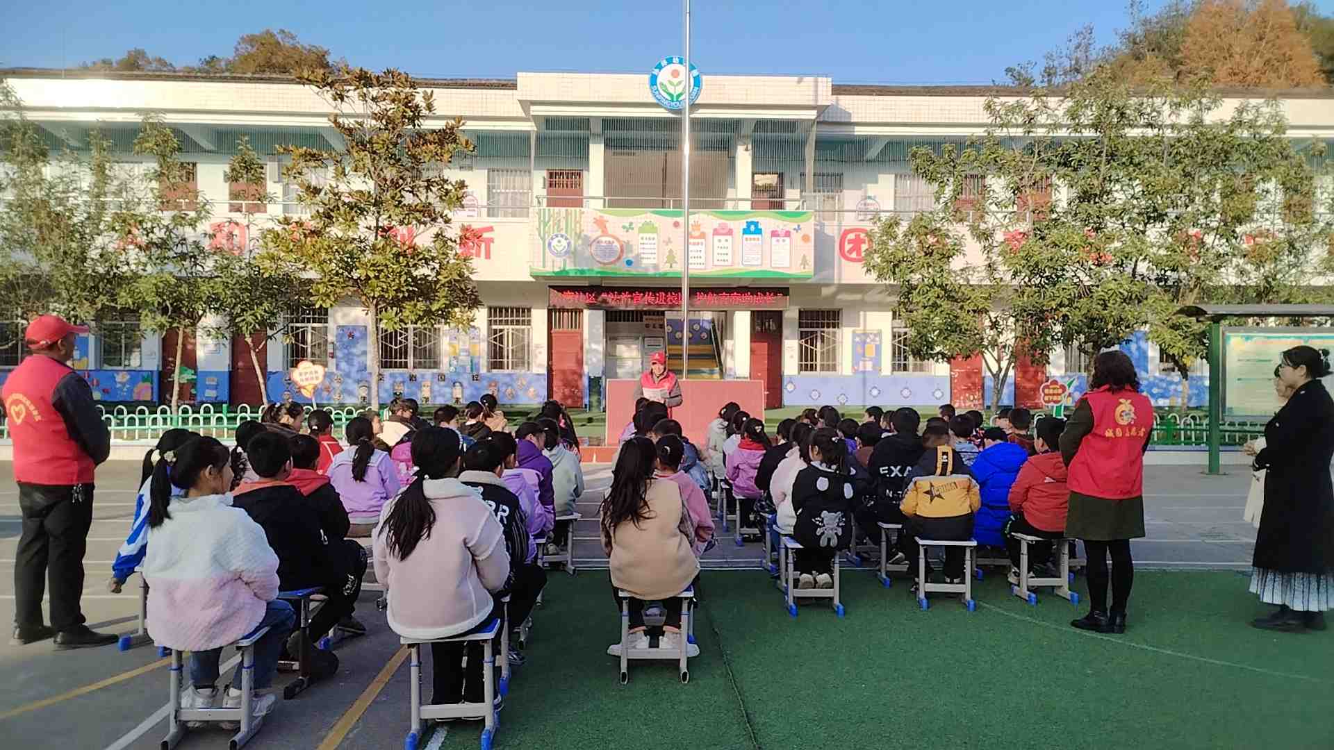 三、开展“弘扬法治 崇尚文明”主题文明实践活动02.jpg