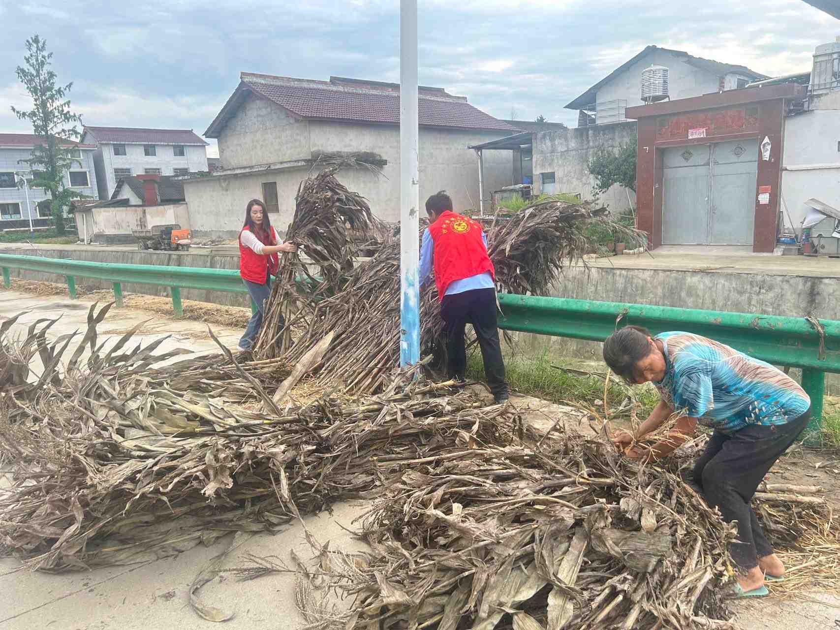 1762136506053047124Copy.jpg s59FA_y8m38zQwvaStReu8-g9xs6q4HjMtdydb5e_o-hukkr7YxMHStvzeunl51r.jpg